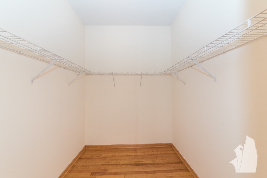 Building Photo - 2539 N Southport Ave