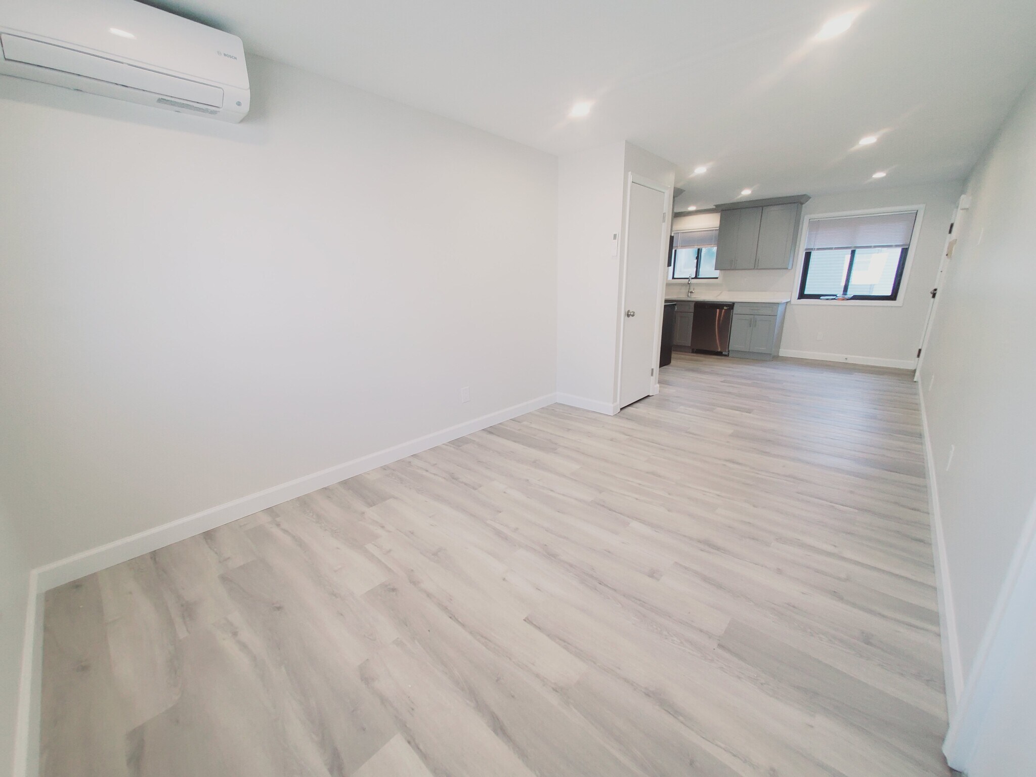 Building Photo - 28 Ferris Ave