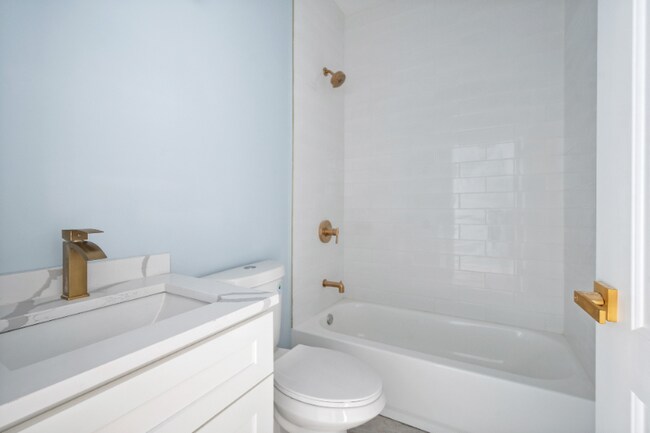 Building Photo - 9865 W Roosevelt Rd