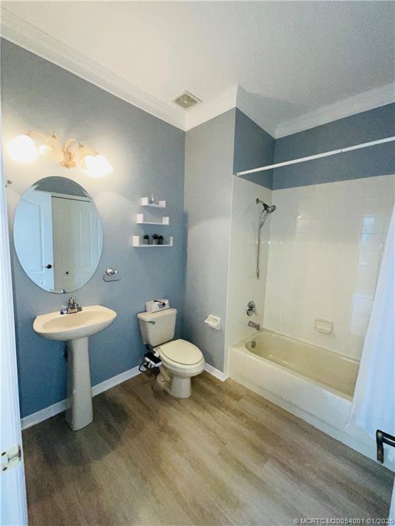 Building Photo - 1581 SW Harbour Isles Cir