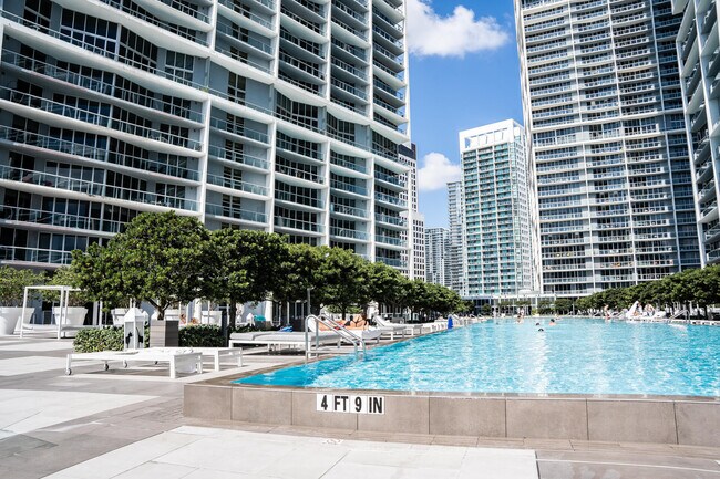 Building Photo - 465 Brickell Ave