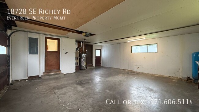 Building Photo - 18728 SE Richey Rd