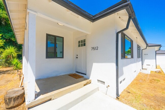 Building Photo - 7512 Woodley Ave
