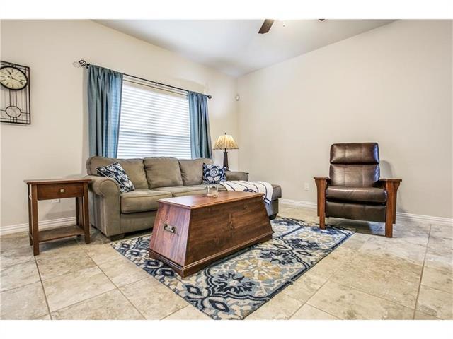 Building Photo - 929 Jamesville Ln