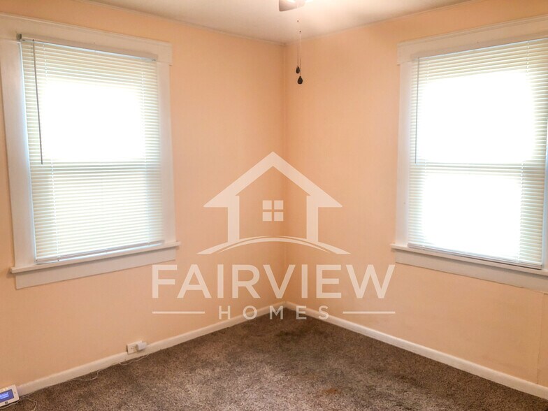 Bedroom 1 - 3520 Demott St