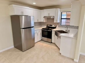 Building Photo - Luxury Apartments 2