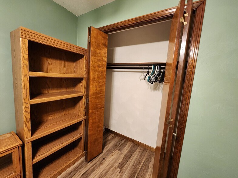 Building Photo - 28210 12th Ave