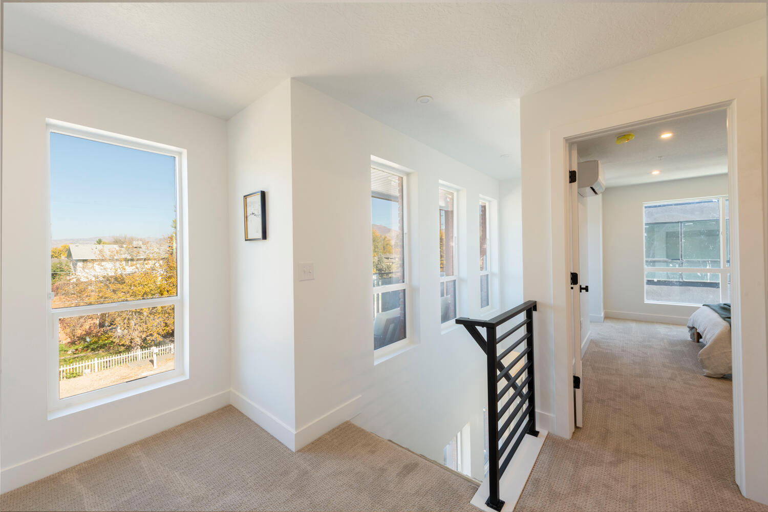 Building Photo - 884 E Rowley Dr