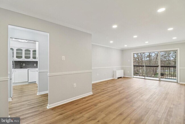 Building Photo - 10300 Westlake Dr