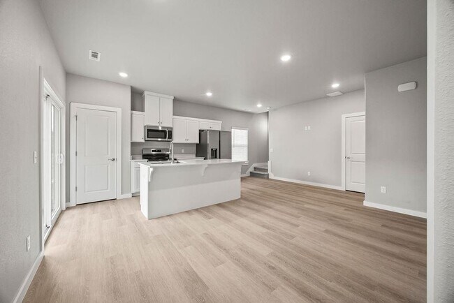 Building Photo - 2602 SW Convent St