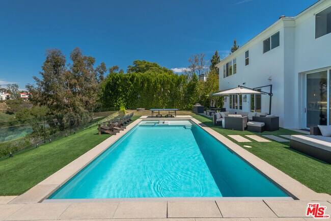 Building Photo - 23477 Palm Dr