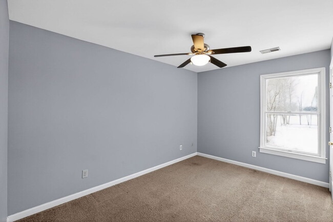 Building Photo - 40077 Big Chestnut Rd