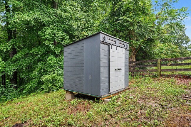Building Photo - 2016 Copper Kettle Cir