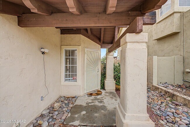 Building Photo - 11525 N Eagle Peak Dr