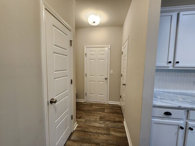 Building Photo - 3 Bedroom Townhome Community on Lake Wylie