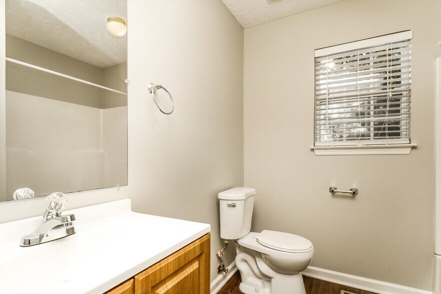 Building Photo - 612 Forest Pointe Pl