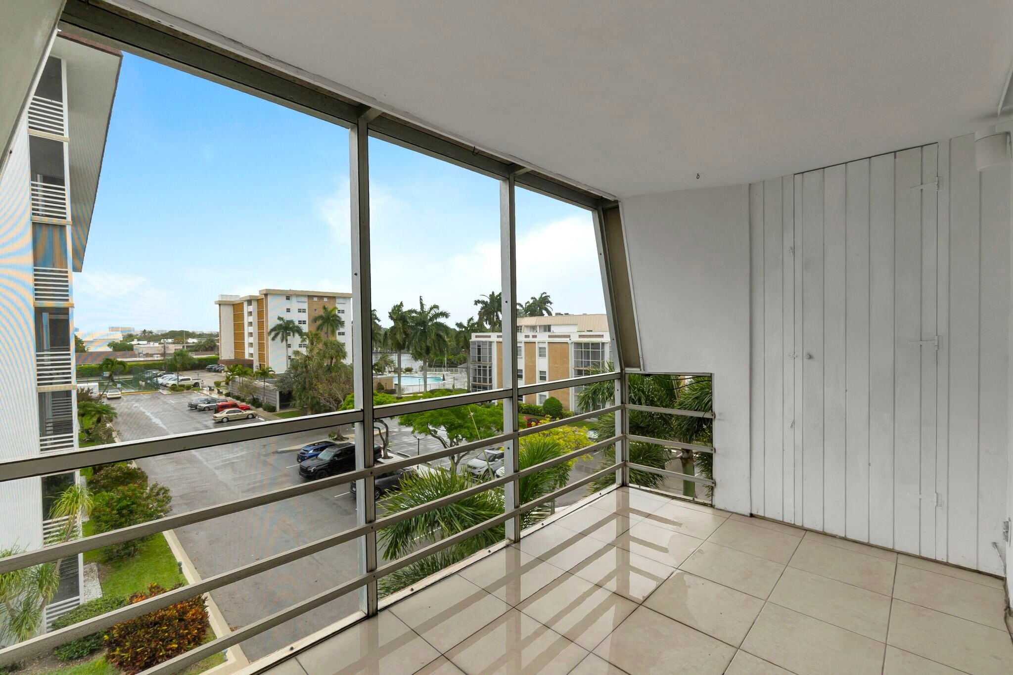 Building Photo - 3040 NE 16th Ave