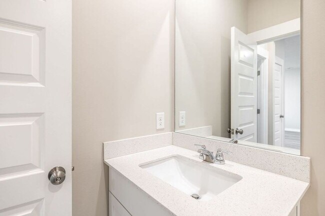 Building Photo - AVAILABLE NOW in Foxland Crossing