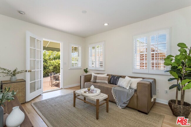 Building Photo - 5967 Carpenter Ave