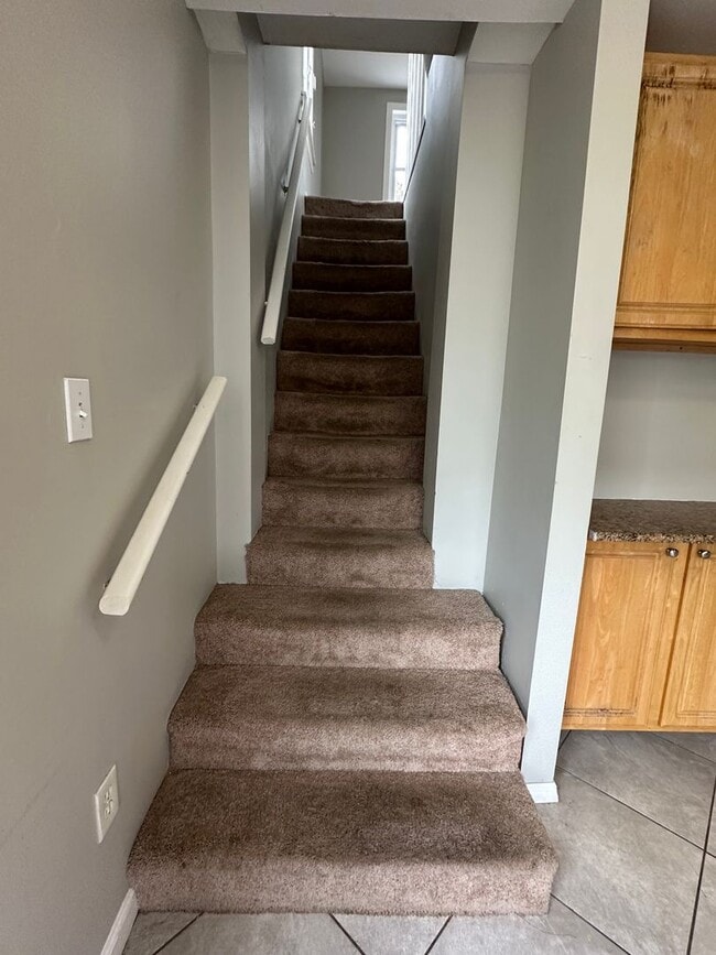 Building Photo - 1007 Lake Ave