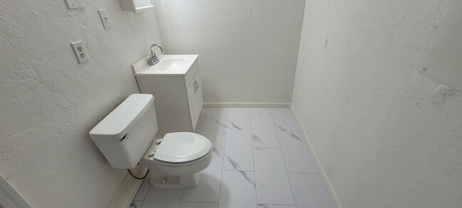 Building Photo - Cozy and Spacious Home for Rent