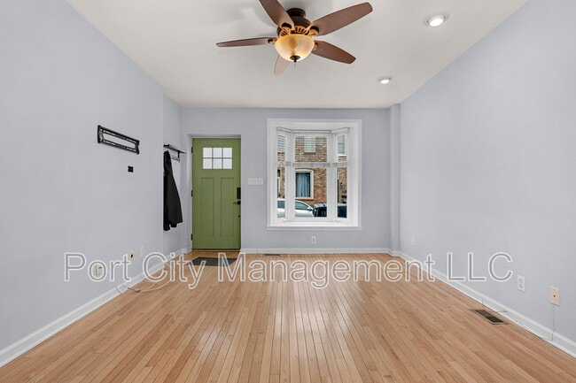 Building Photo - 702 S Bouldin St