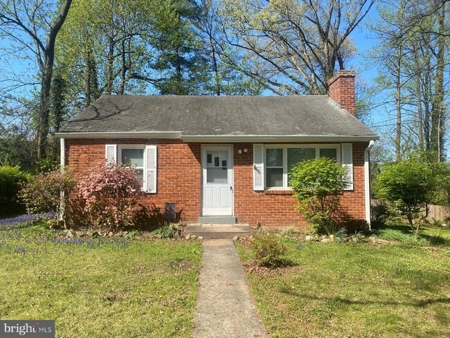 Building Photo - 2200 Greenwich St