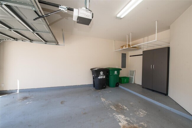 Building Photo - 4805 Jackson St