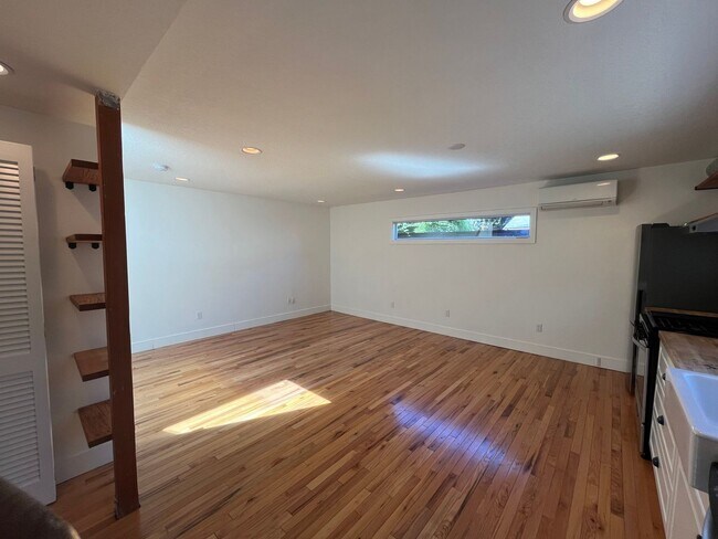 Building Photo - Custom Built 1Bd/ 1Ba home in Piedmont Neighborhood! ~ Skylight, Driveway Parking, Washer/Dryer! ...