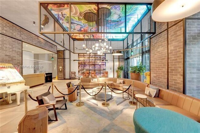 Building Photo - 121 NE 34th St