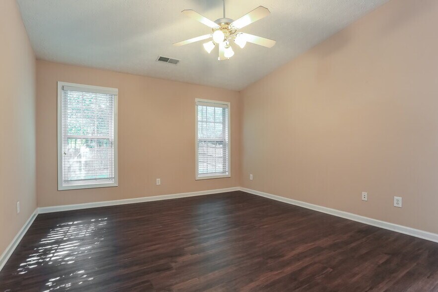 Building Photo - 75 Bellaire Ln