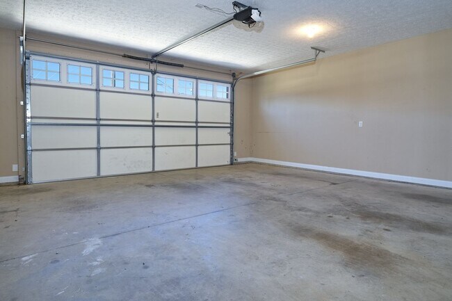 Building Photo - 430 Knox Ave