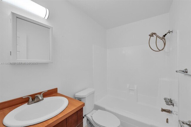 Building Photo - 1451 NW 19th St