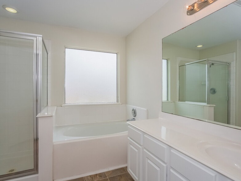 Building Photo - 12214 Landsdown Ridge Way