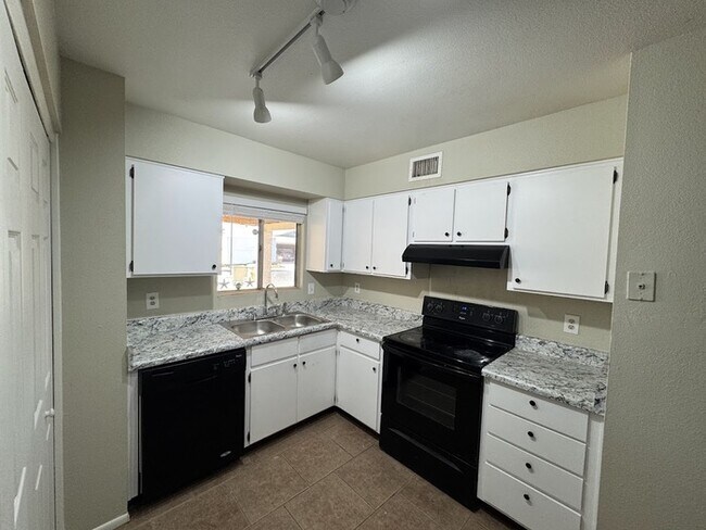 Building Photo - 5723 N 68th Dr