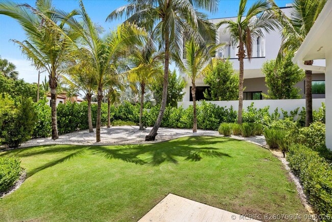 Building Photo - 3415 N Flagler Dr