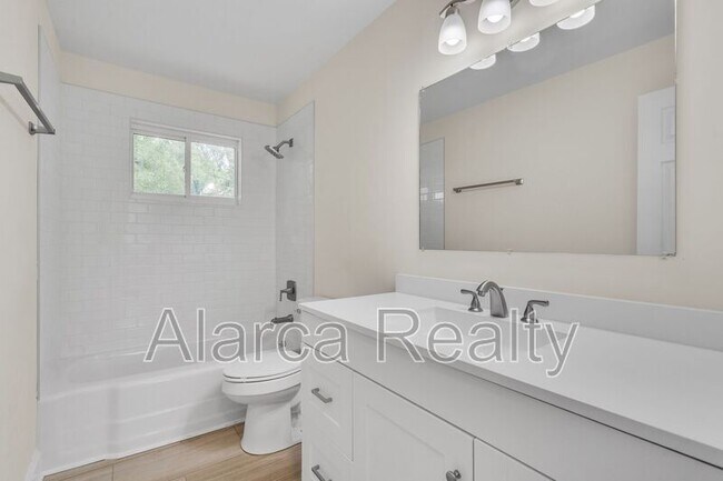 Building Photo - 3733 Manchester Dr