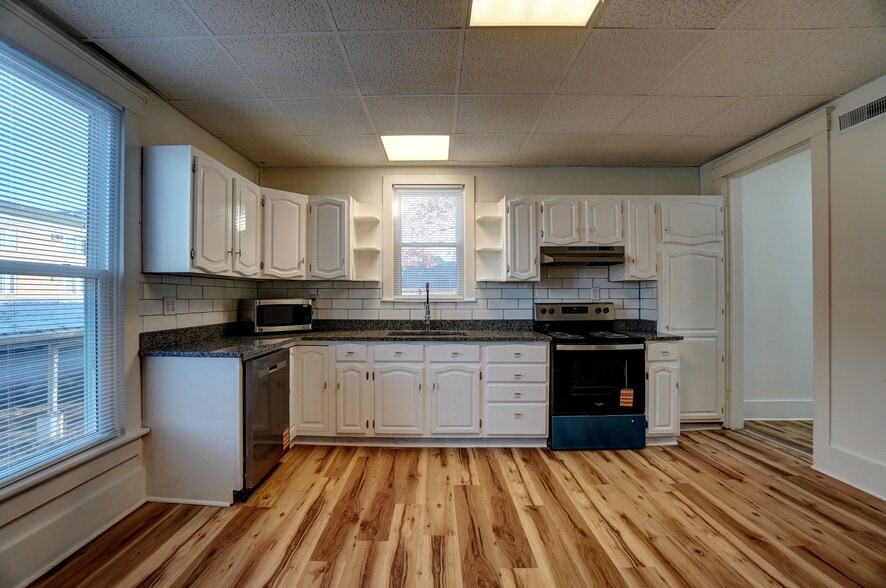 Building Photo - 1117 W High St