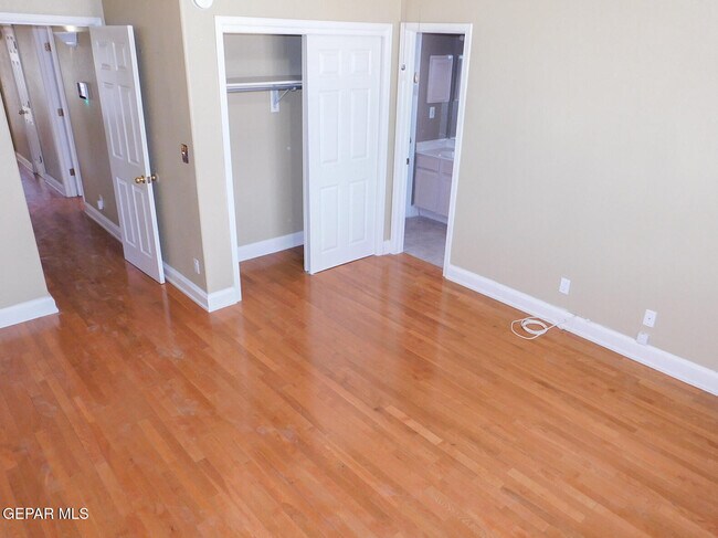 Building Photo - 917 Tecate Pl