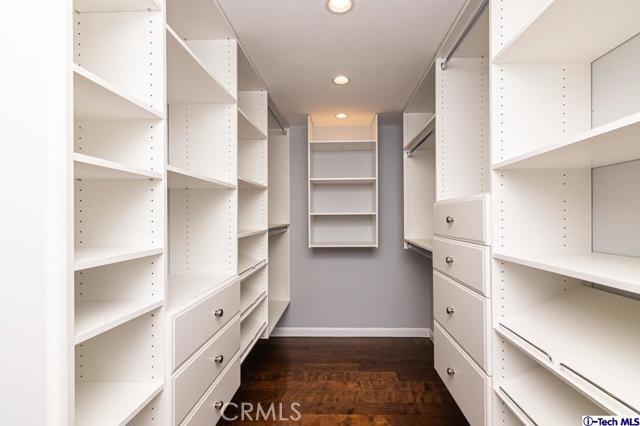 Building Photo - 343 Pioneer Dr