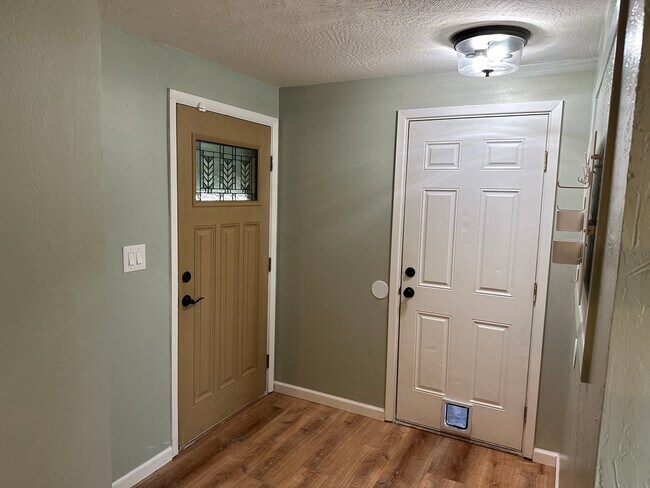 Building Photo - 720 Freeman Rd