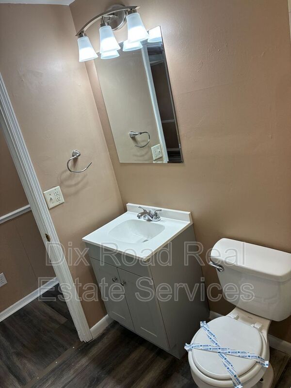 Building Photo - 7106 Lunceford Dr