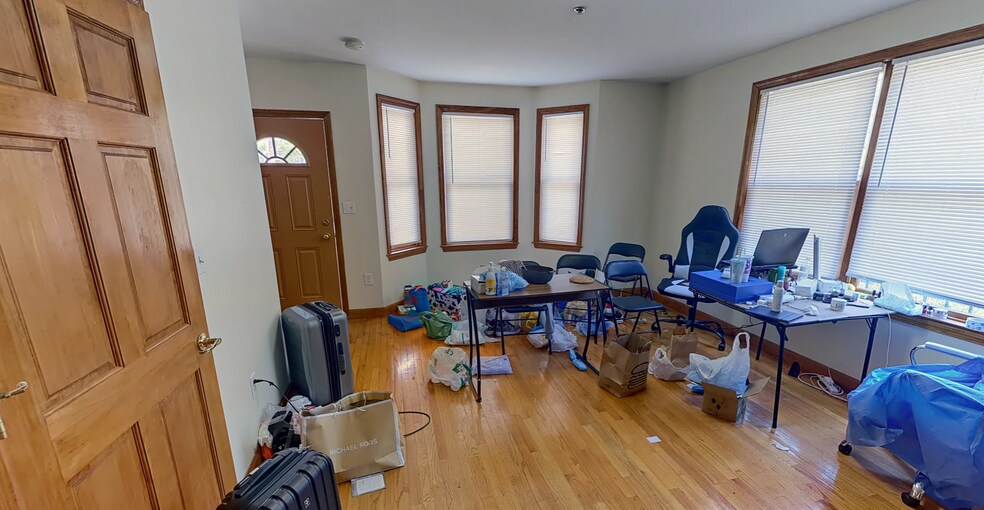 Building Photo - 112 Allston St