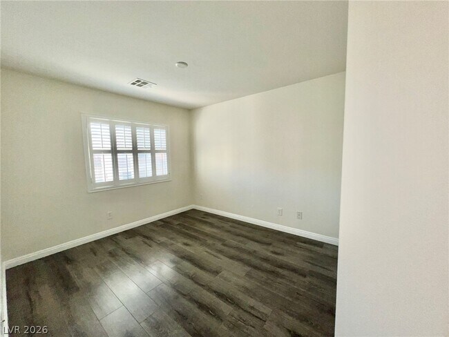 Building Photo - 5014 Tunnel Falls Dr