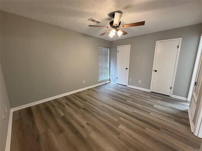 Building Photo - 463 Durden Rd