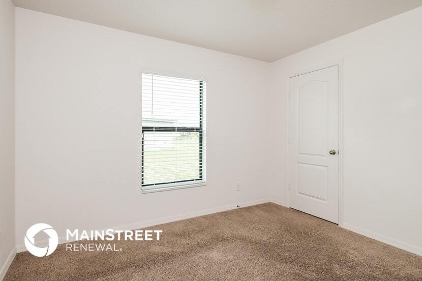 Building Photo - 1495 Swan Lake Cir