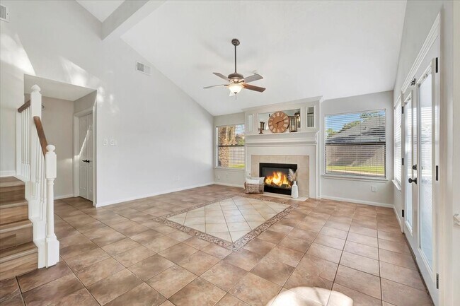 Building Photo - 15131 Cranbourne Dr