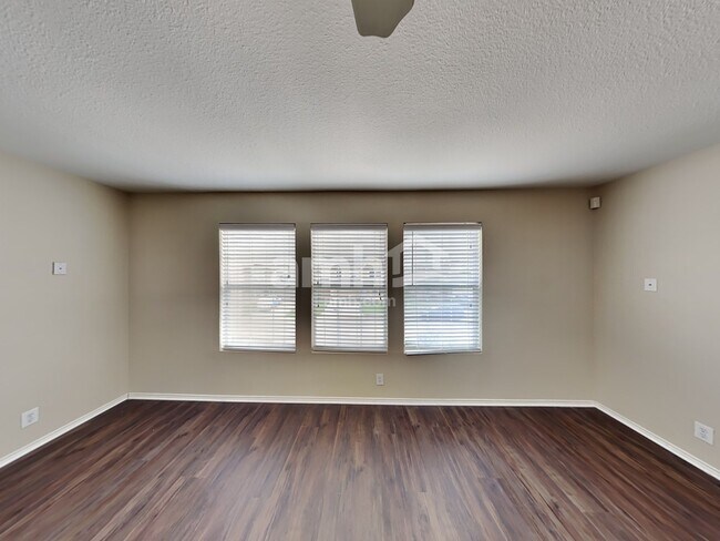 Building Photo - 24707 Hickory Meadow