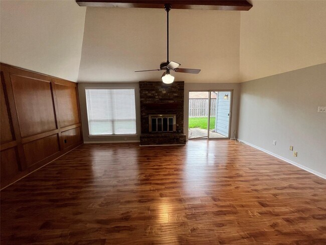 Building Photo - 6218 Woodland Forest Dr