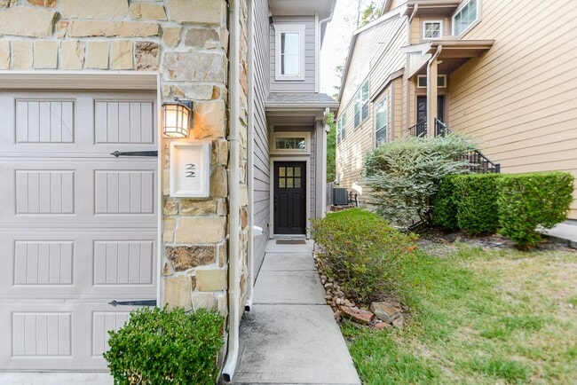 Building Photo - Beautifully Upgraded 3 Bedroom Townhome in The Woodlands Sterling Ridge